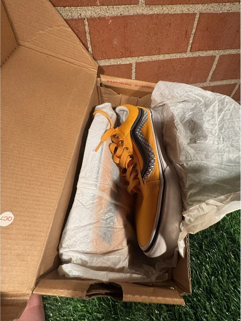 Size 8 - Vans Old Skool Wave - VN0A3WKT4S3